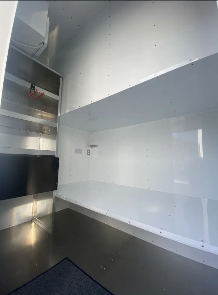 Easy-clean Lifetime interior